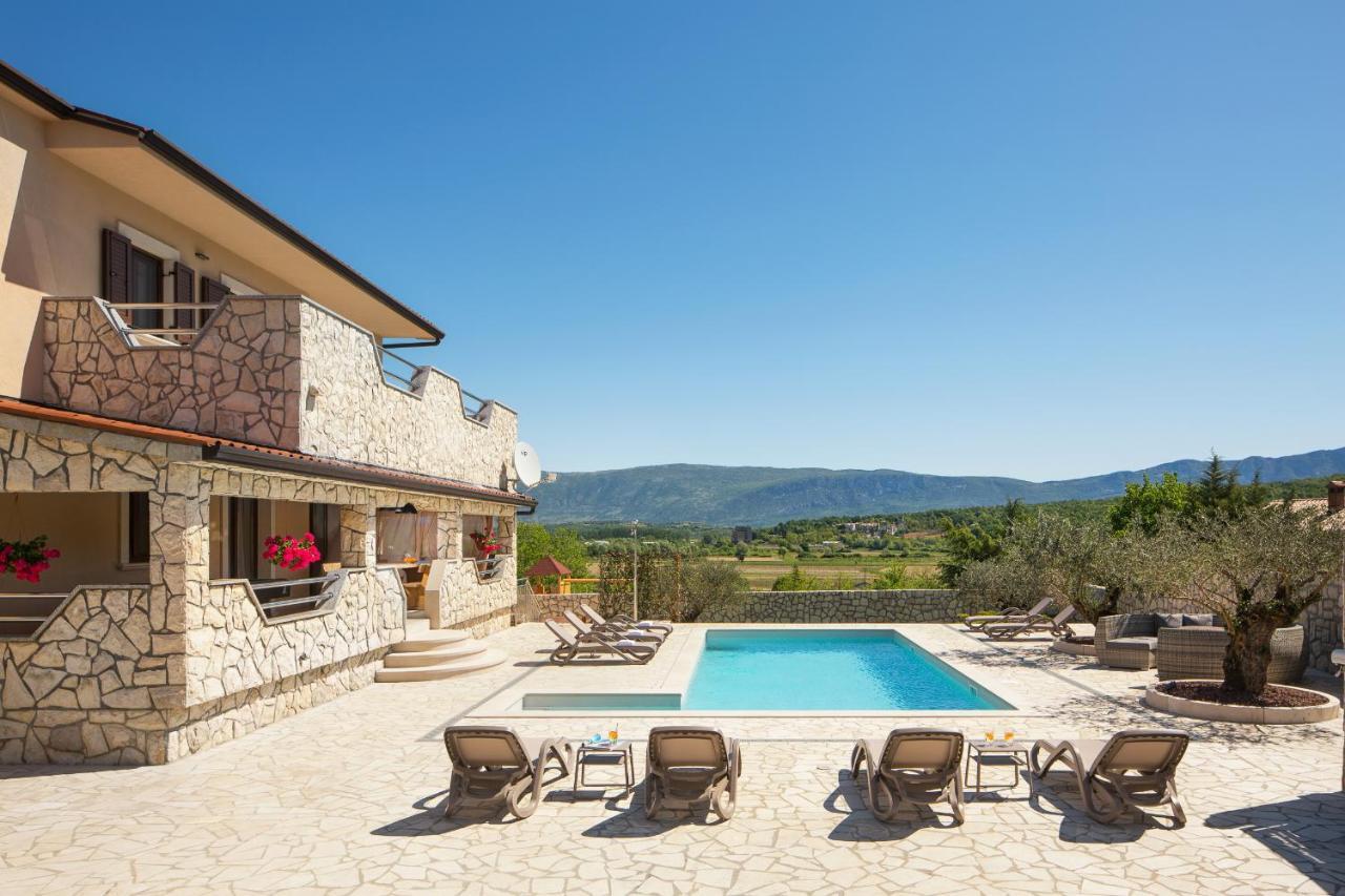 Villa Vesna With Sauna, Hot Tub Potpican Luaran gambar