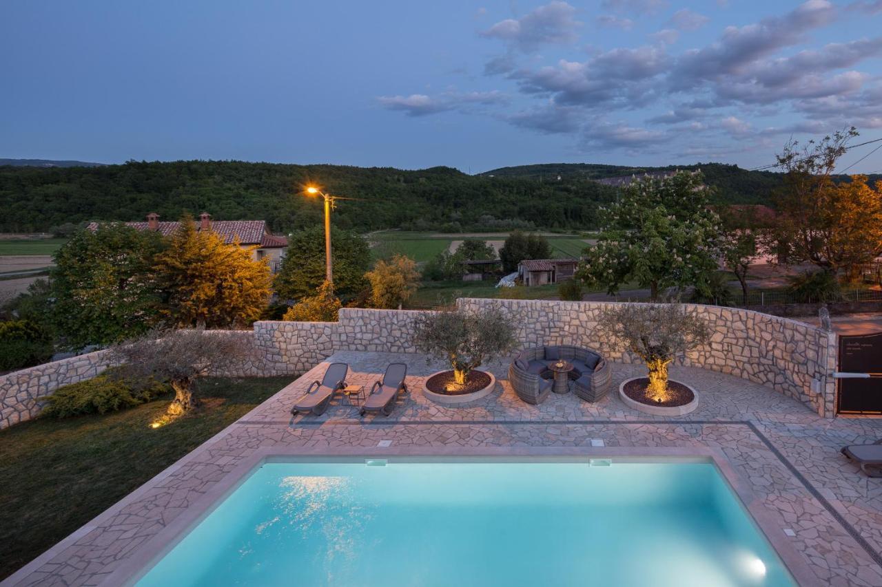 Villa Vesna With Sauna, Hot Tub Potpican Luaran gambar