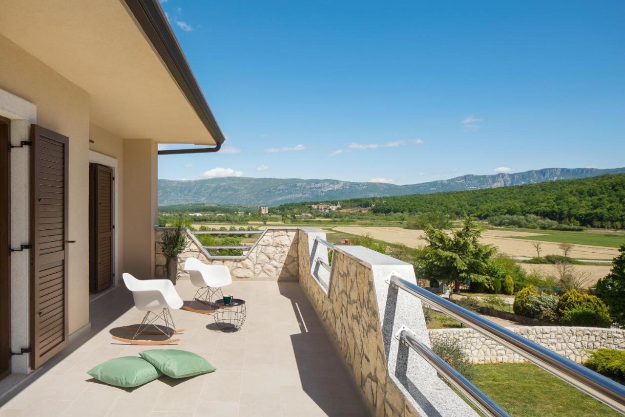 Villa Vesna With Sauna, Hot Tub Potpican Luaran gambar